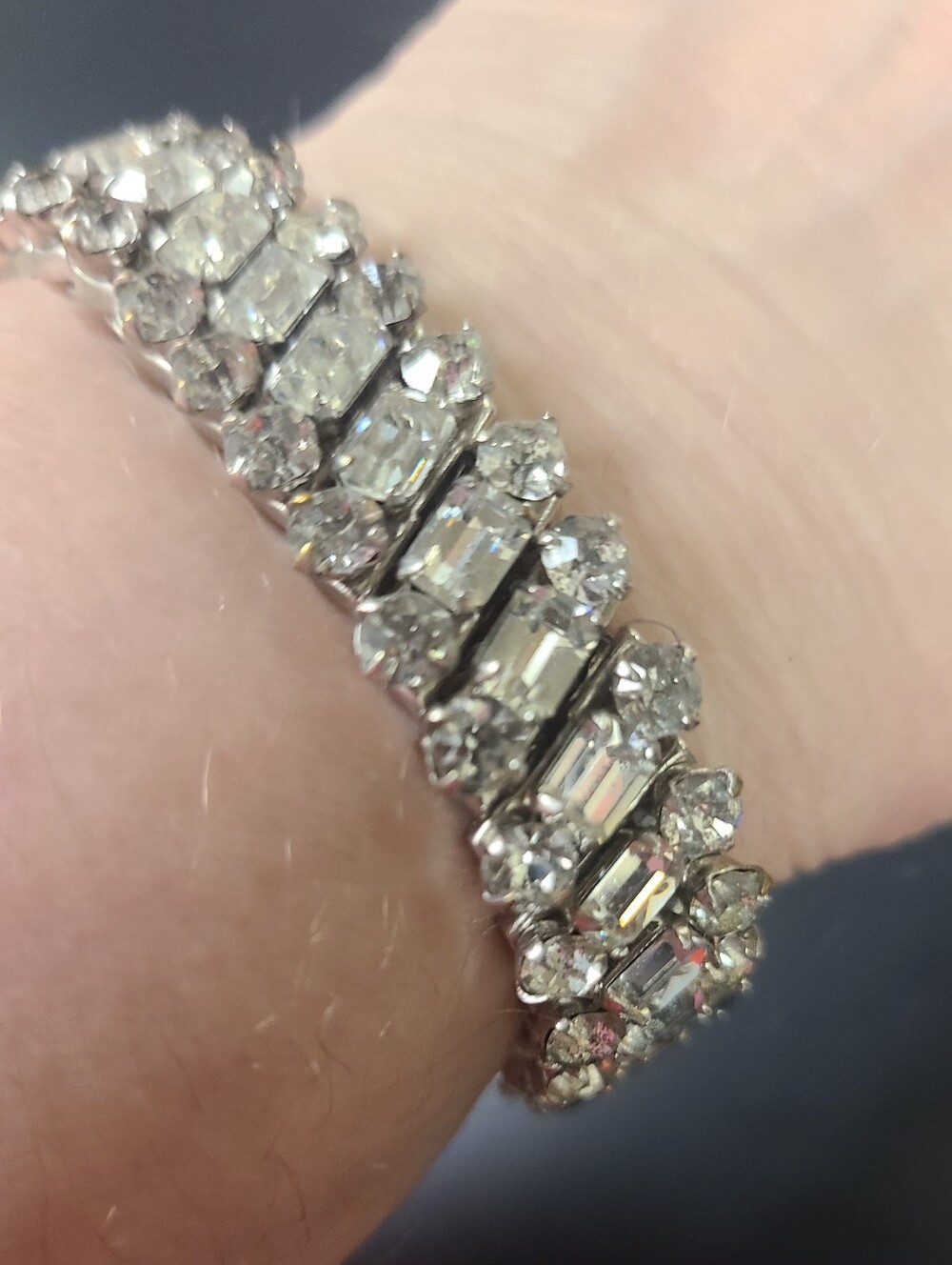 Parco Signed Vintage Three Row Rhinestone Stretch Bracelet - Picture 5 of 8